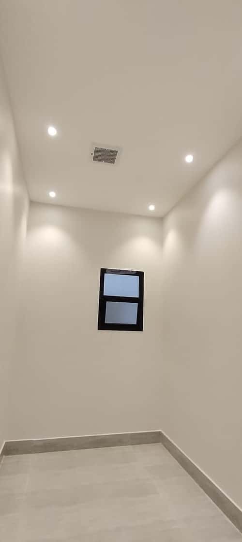 فيلا 343 متر مربع جنوبية شرقية على شارع 15م الرمال، شرق الرياض، الرياض