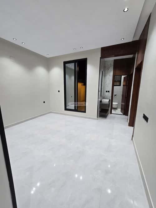 Floor 248 SQM with 8 Bedrooms Dahiat Namar, West Riyadh, Riyadh