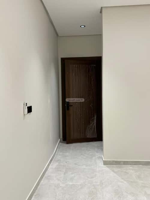 شقة بغرفة الحمراء، الخبر