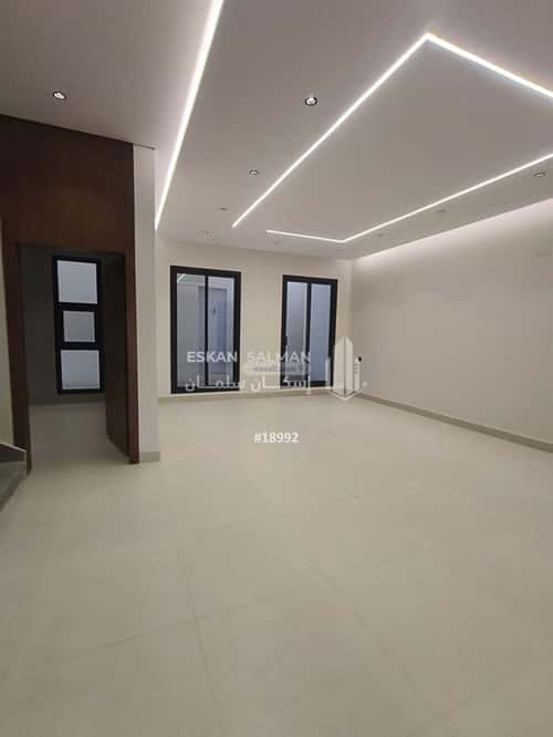 فيلا 200 متر مربع شمالية على شارع 18م النهضة، شرق الرياض، الرياض