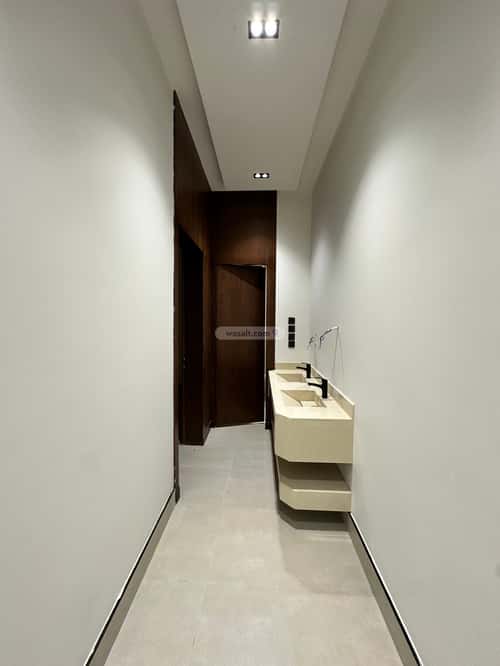 Floor with 7 Bedrooms Al-Awaly, West Riyadh, Riyadh