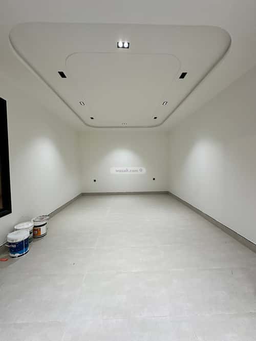Floor with 7 Bedrooms Al-Awaly, West Riyadh, Riyadh