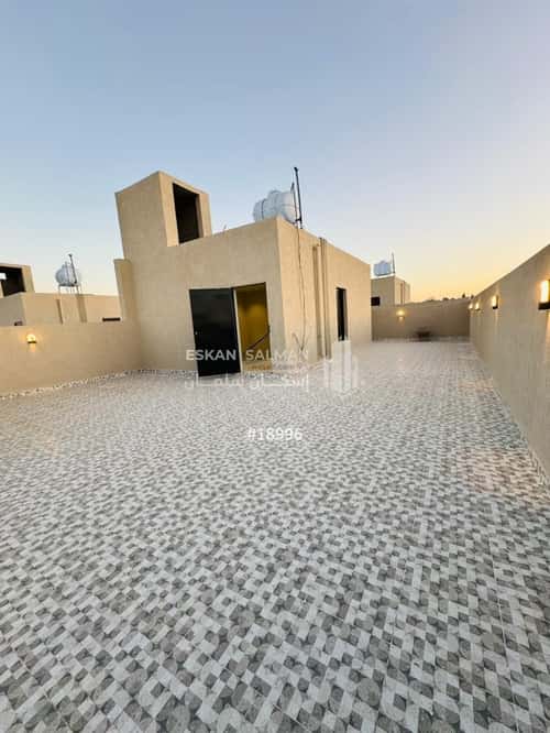 فيلا 326 متر مربع جنوبية غربية على شارع 15م مثملة، الطائف