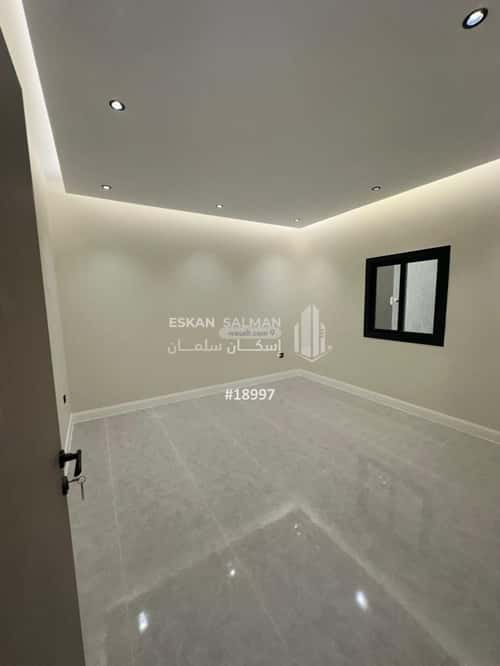 فيلا 446 متر مربع جنوبية على شارع 15م النعيم، رابغ