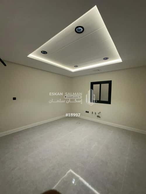 فيلا 446 متر مربع جنوبية على شارع 15م النعيم، رابغ