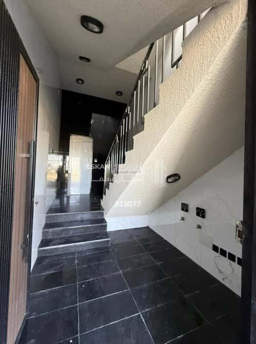 دور 212 متر مربع ب 7 غرف الروابي، أبها