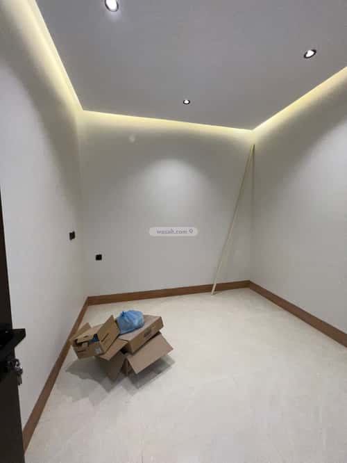 Floor with 7 Bedrooms Al-Musayyif, Tbwk