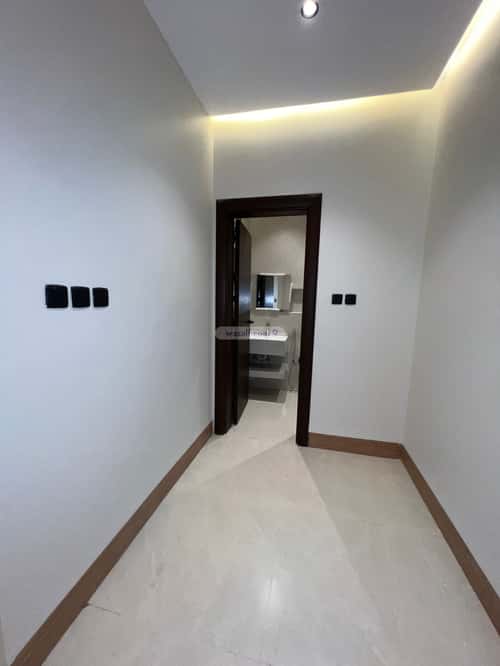 Floor with 7 Bedrooms Al-Musayyif, Tbwk