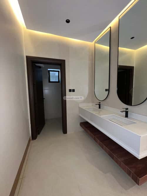 Floor with 7 Bedrooms Al-Musayyif, Tbwk