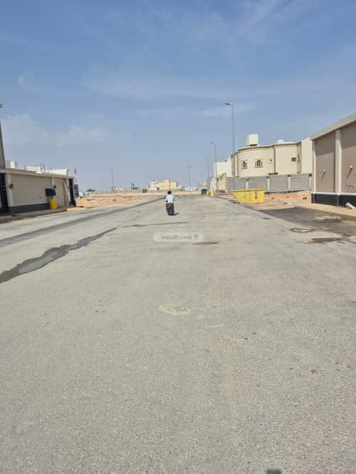 أرض 616 متر مربع جنوبية على شارع 20م العيون، الخرج