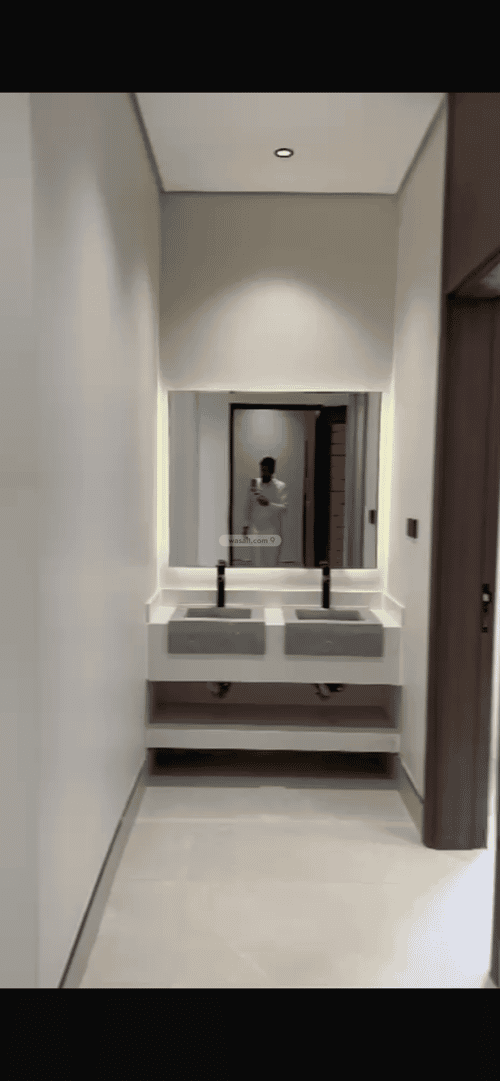 Floor 200 SQM with 5 Bedrooms Al-Maizaliyah, East Riyadh, Riyadh