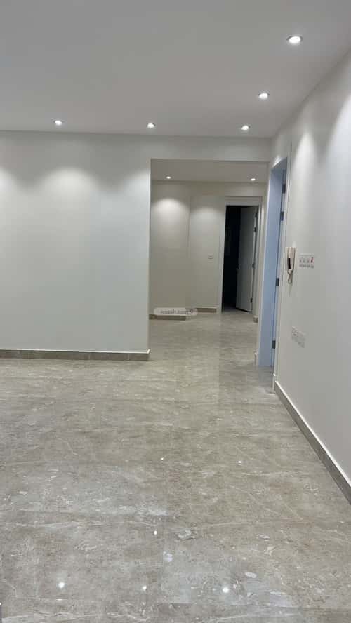 فيلا 475 متر مربع جنوبية على شارع 10م الملك فهد، شمال الرياض، الرياض