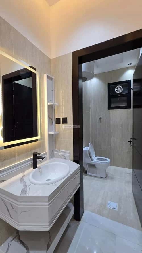 فيلا 250 متر مربع شمالية على شارع 15م العزيزية، جنوب الرياض، الرياض