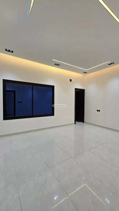 فيلا 250 متر مربع شمالية على شارع 15م العزيزية، جنوب الرياض، الرياض