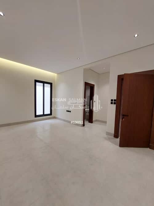6 bedroom floor in Al Maizilah