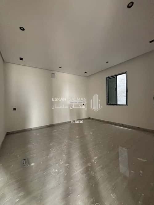 فيلا 364 متر مربع جنوبية على شارع 8م العزيزية، الجبيل