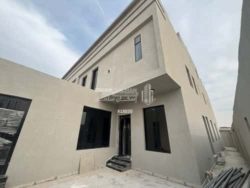 فيلا 364 متر مربع جنوبية على شارع 8م العزيزية، الجبيل