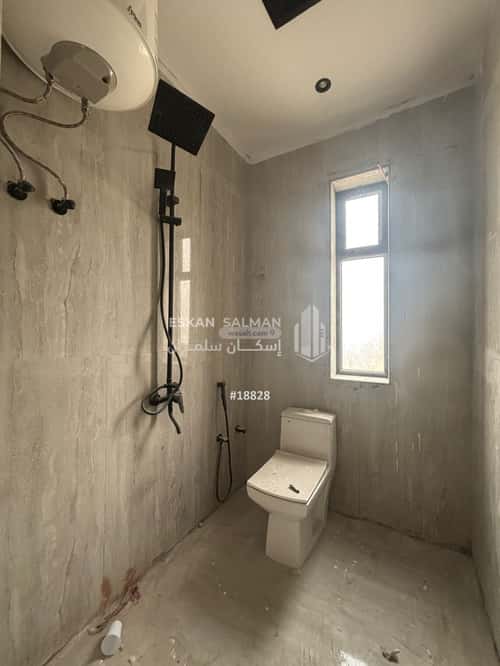 فيلا 307 متر مربع شمالية على شارع 30م العزيزية، الجبيل