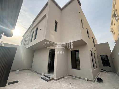 فيلا 308 متر مربع غربية على شارع 30م العزيزية، الجبيل