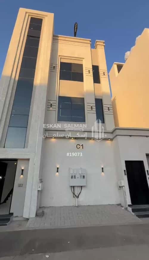 Floor 221 SQM with 7 Bedrooms Al-Yarmouk, Khamis Mushait