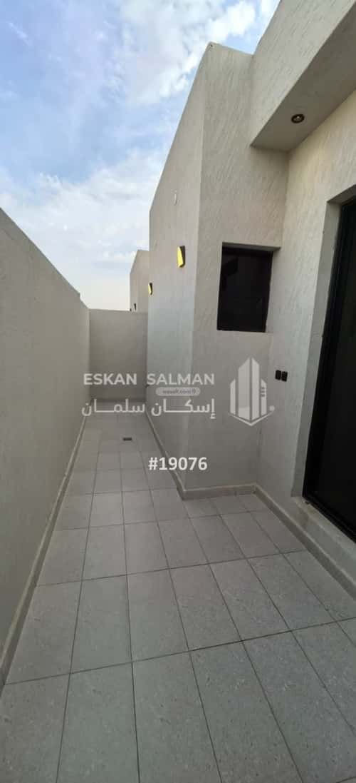 فيلا 195 متر مربع شرقية على شارع 15م المونسية، شرق الرياض، الرياض