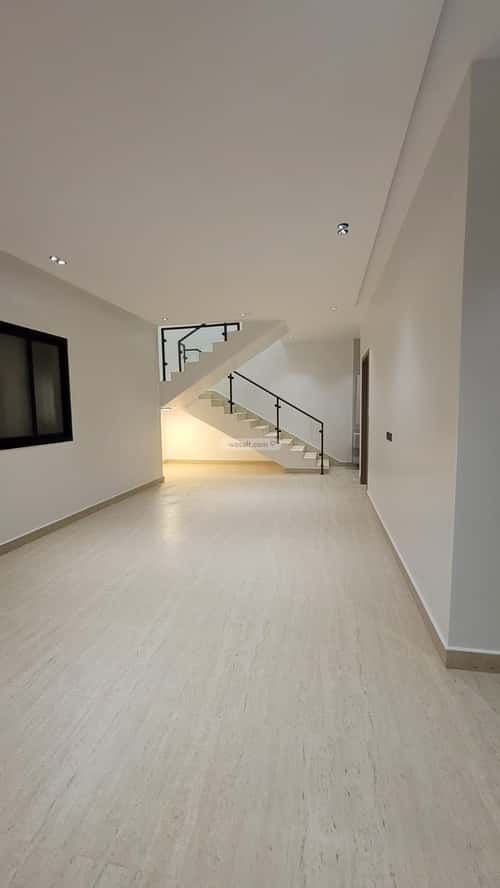 فيلا 210 متر مربع شرقية على شارع 20م المرجان، شرق الرياض، الرياض