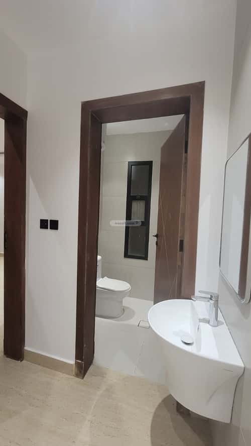 فيلا 210 متر مربع شرقية على شارع 20م المرجان، شرق الرياض، الرياض