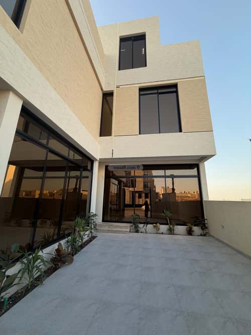 Villa 373 SQM Facing East on 20m Width Street Al-Mahdiyah, West Riyadh, Riyadh