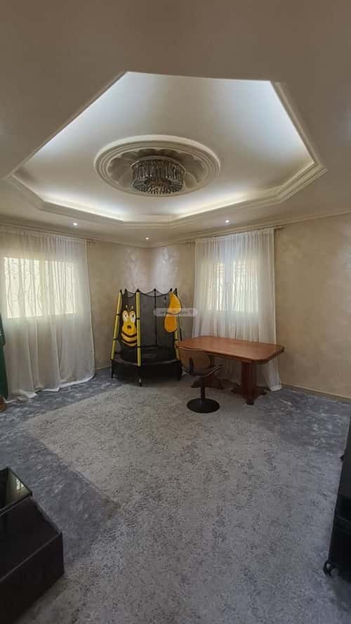 فيلا 330 متر مربع غربية على شارع 15م البساتين، شمال جدة، جدة