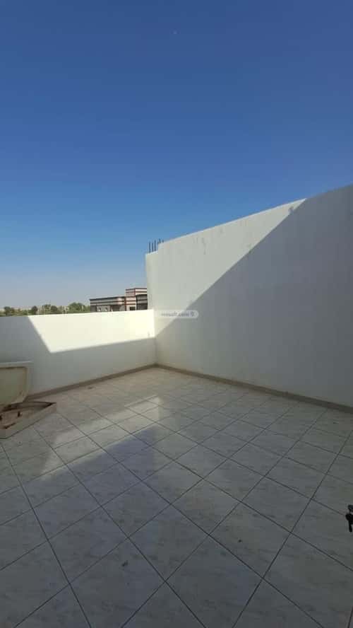 فيلا 330 متر مربع غربية على شارع 15م البساتين، شمال جدة، جدة