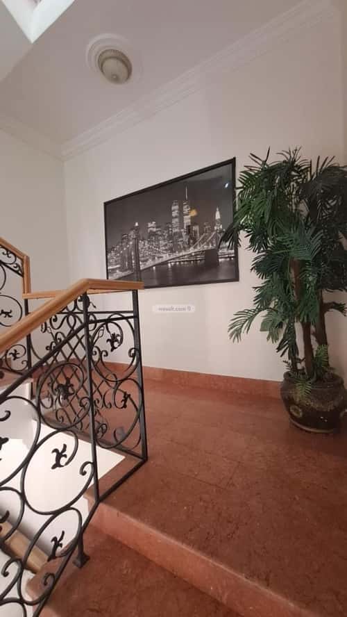 فيلا 330 متر مربع غربية على شارع 15م البساتين، شمال جدة، جدة