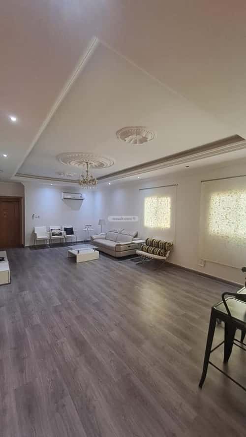 فيلا 330 متر مربع غربية على شارع 15م البساتين، شمال جدة، جدة