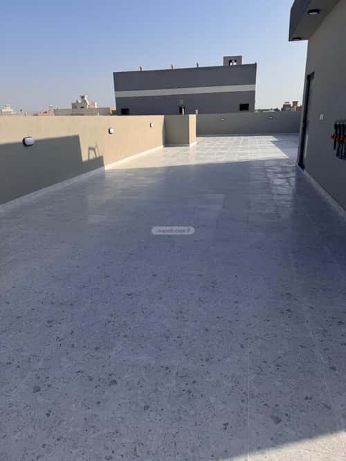 فيلا 300 متر مربع شمالية على شارع 15م الفروسية، شرق جدة، جدة