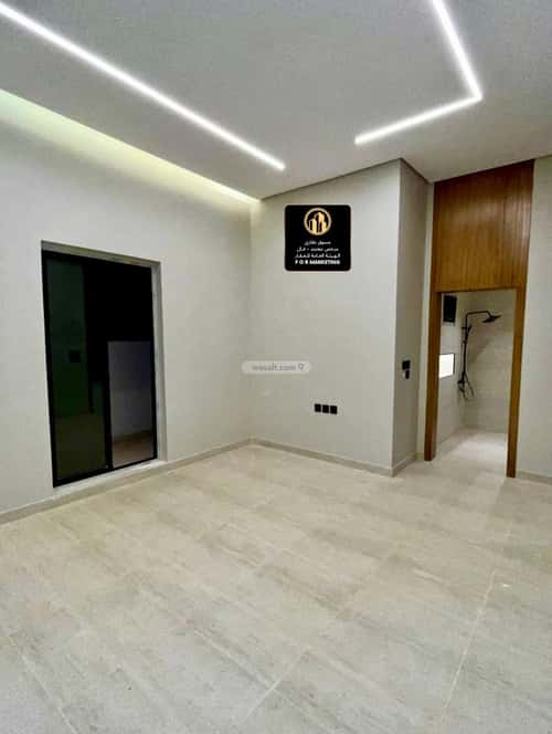 فيلا 227 متر مربع غربية على شارع 15م المروج، سكاكا