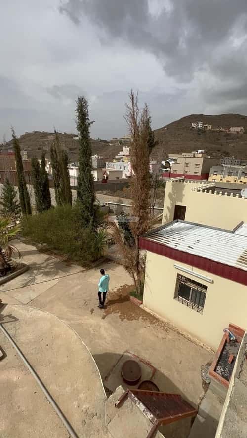 استراحة 1345 متر مربع شمالية غربية على شارع 14م الياقوت، أبها