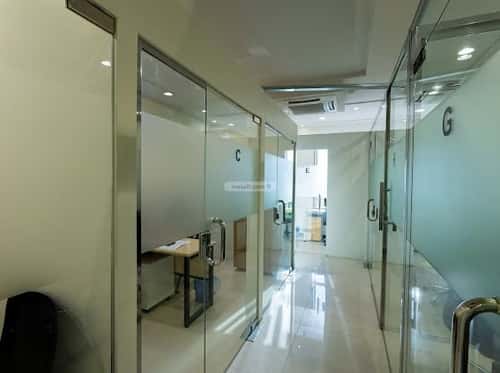 مكتب 884 م² في العارض