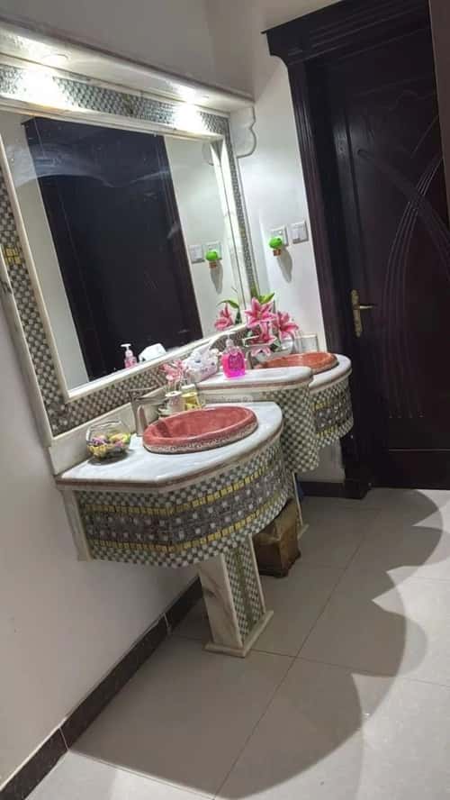 فيلا 250 متر مربع جنوبية على شارع 15م الرمال، شرق الرياض، الرياض