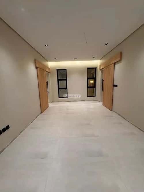 فيلا 300 متر مربع شرقية على شارع 18م العروبة، الدمام