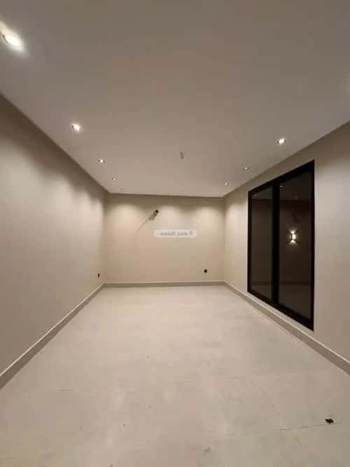 فيلا 299 متر مربع غربية على شارع 20م الشعلة، الدمام