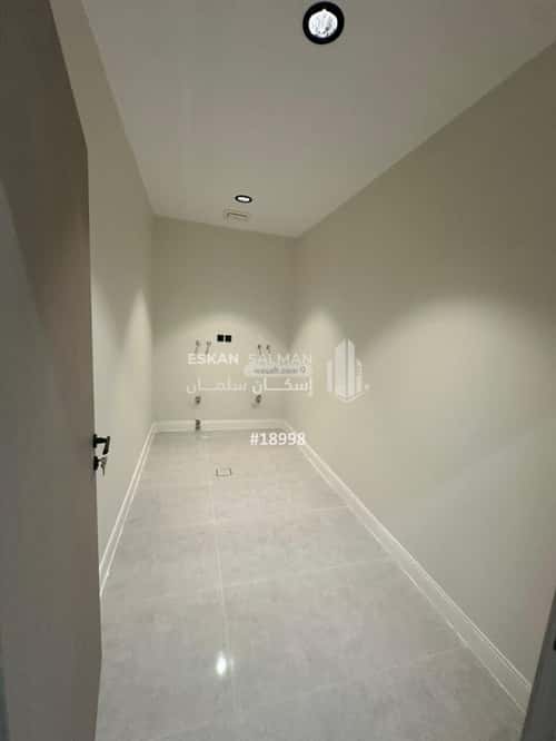 فيلا 446 متر مربع غربية على شارع 25م النعيم، رابغ