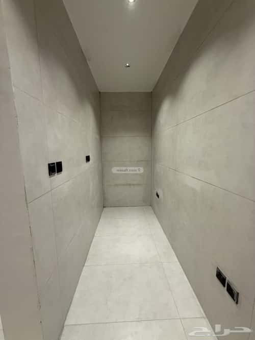 فيلا 250 متر مربع شمالية على شارع 18م ضاحية الملك فهد، الدمام