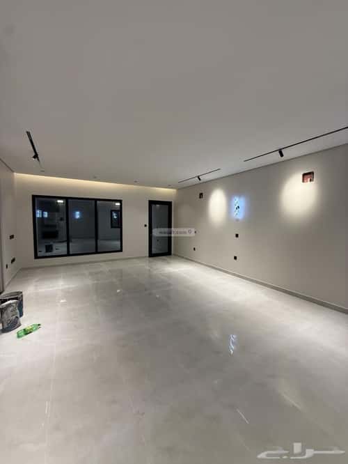 Villa 250 SQM Facing North on 18m Width Street King Fahad Dist, Aldammam