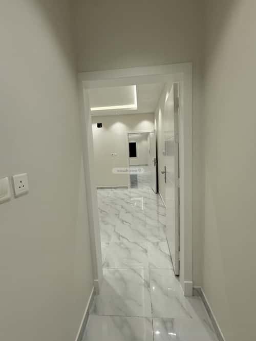 Villa 250 SQM Facing East on 18m Width Street King Fahad Dist, Aldammam