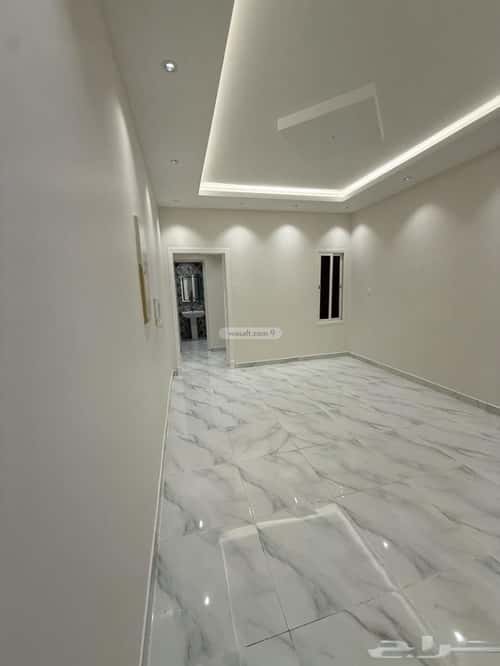 فيلا 250 متر مربع شرقية على شارع 18م ضاحية الملك فهد، الدمام