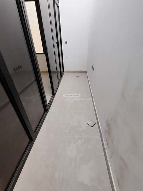 فيلا 298 متر مربع شمالية على شارع 15م الرمال، شرق الرياض، الرياض