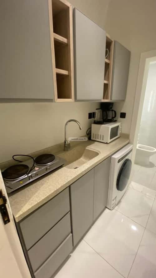 شقة بغرفة الحمراء، الخبر