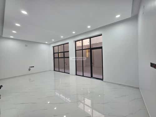 Floor with 5 Bedrooms Al-Janadriyah, East Riyadh, Riyadh