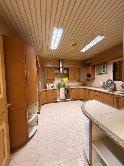 فيلا 375 متر مربع غربية على شارع 20م الحمراء، شرق الرياض، الرياض