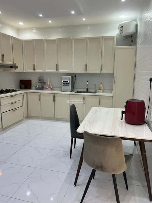 Floor 350 SQM with 5 Bedrooms Al Hadid Street, Madinah