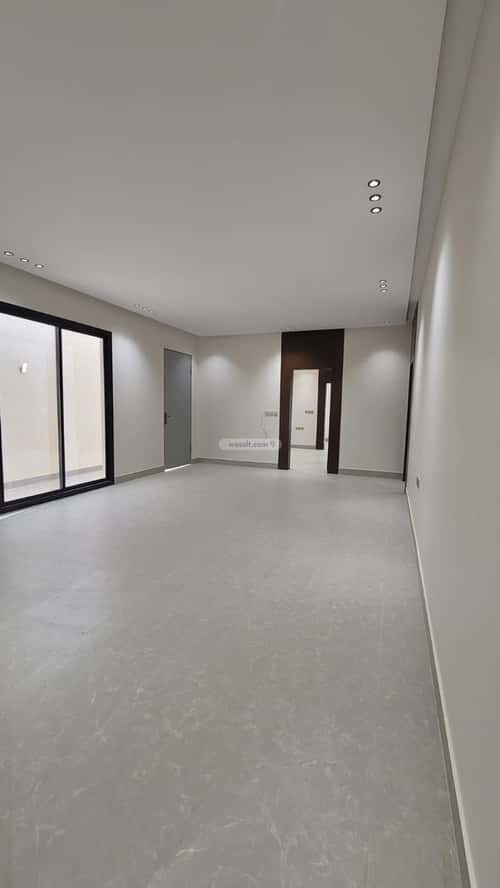 Floor 204 SQM with 5 Bedrooms Al Bayan, East Riyadh, Riyadh